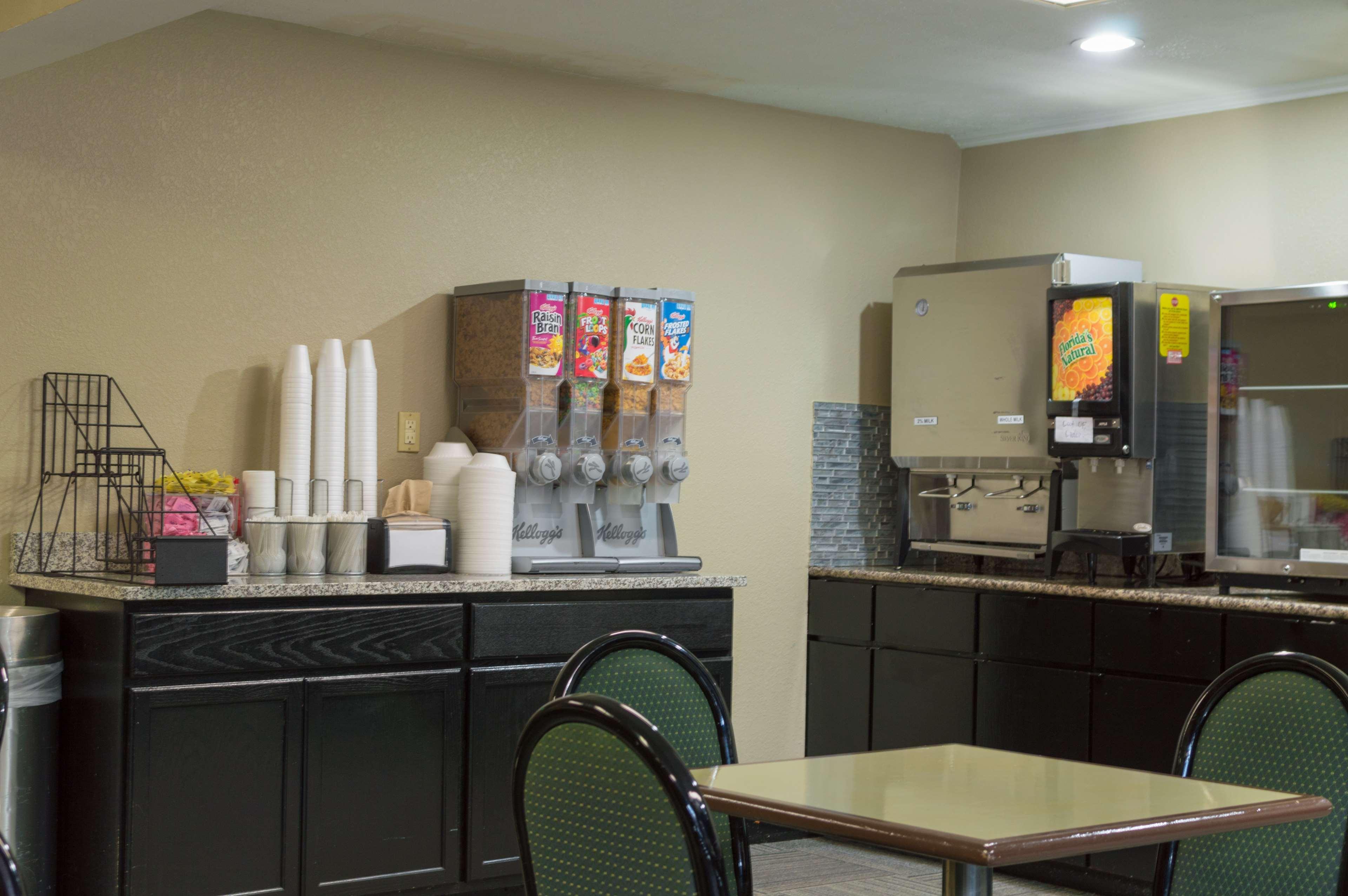 Red Roof Inn & Suites Lexington - Hamburg Extérieur photo