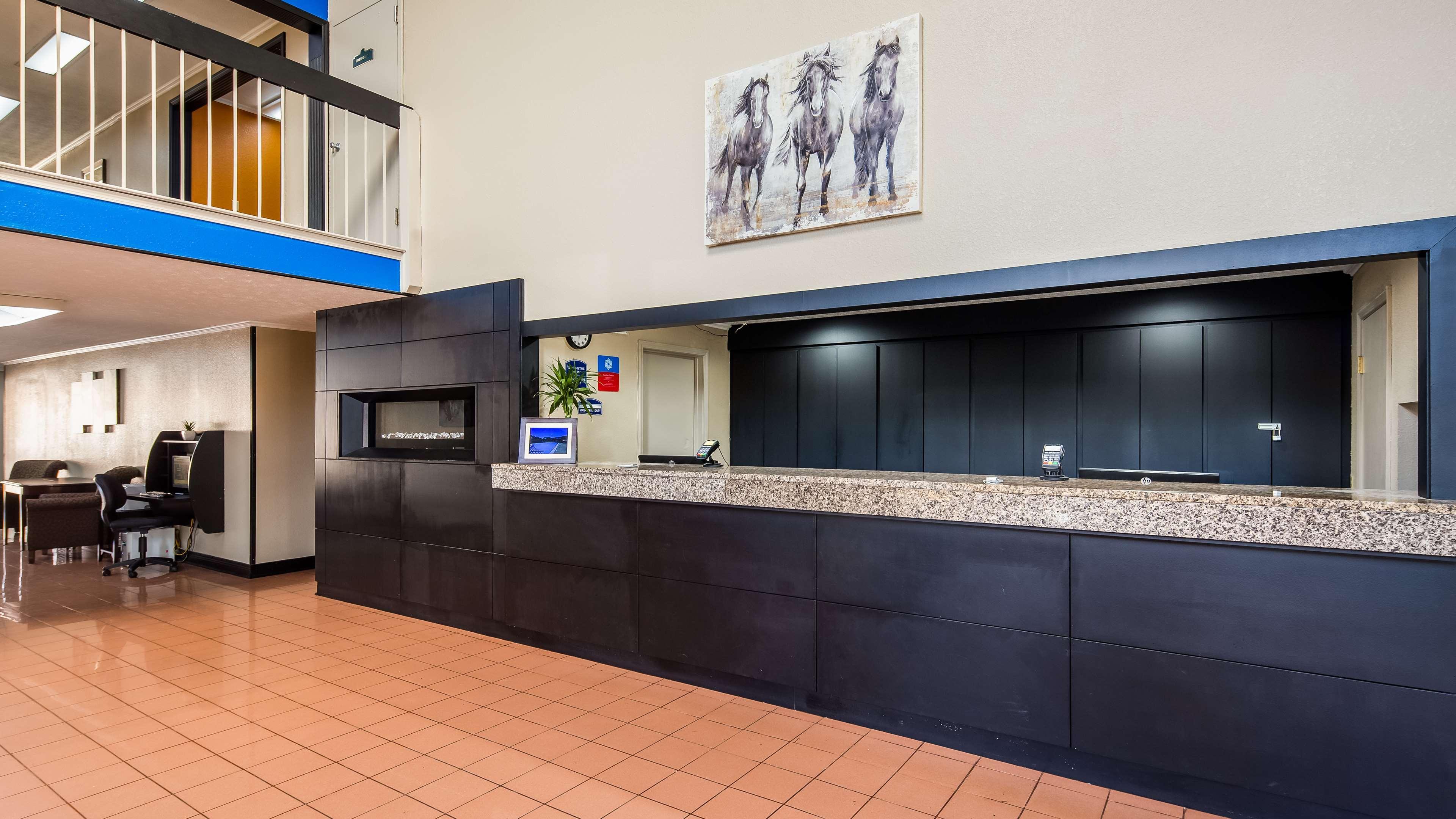 Red Roof Inn & Suites Lexington - Hamburg Extérieur photo