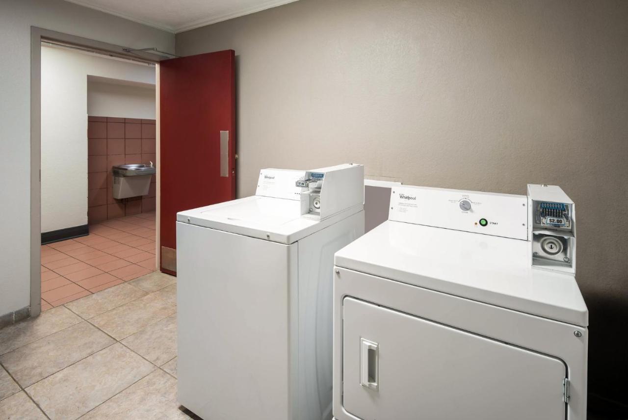 Red Roof Inn & Suites Lexington - Hamburg Extérieur photo