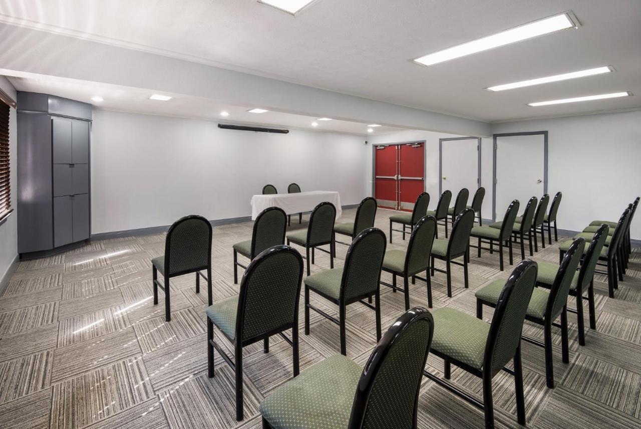 Red Roof Inn & Suites Lexington - Hamburg Extérieur photo